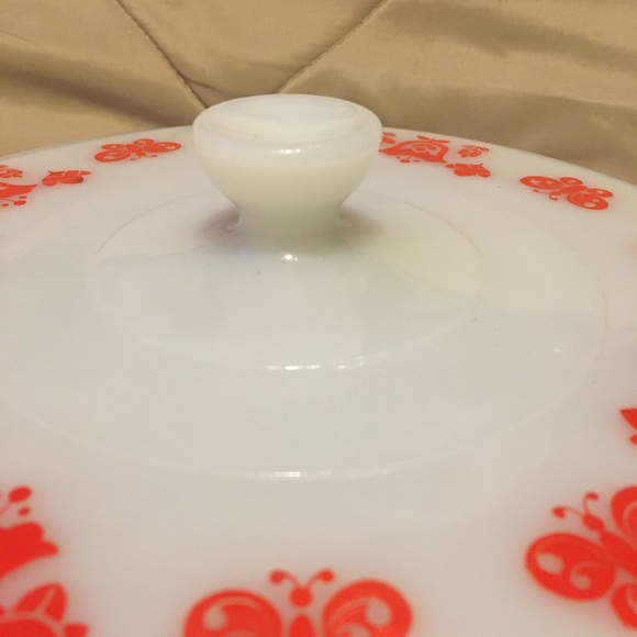 Fire King 5210 - white w/ red tulips & butterflies - Picture 3 of 5